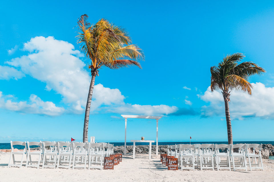 Destination Wedding na Praia Ballenas em Cancún: Marcia e Bruno 