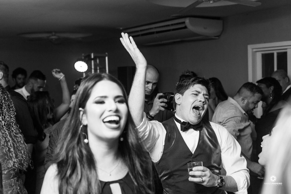 Casamento no Tropical Casa de Festas, em Charitas, Niterói - RJ: Cissa & André