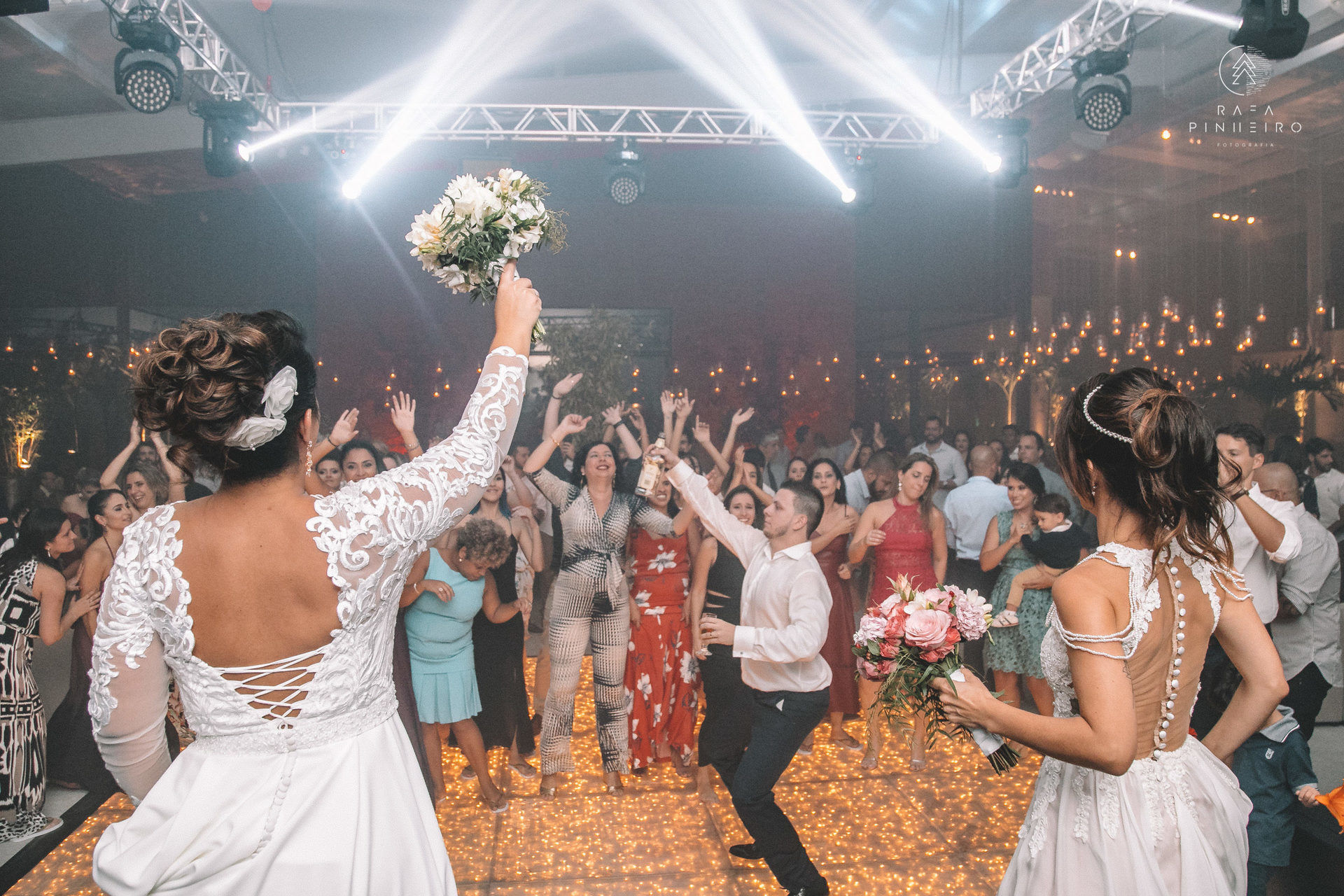 Foto Casamento duplo: veja como organizar uma cerimônia a quatro Foto Casamento duplo: veja como organizar uma cerimônia a quatro - Imagem 0