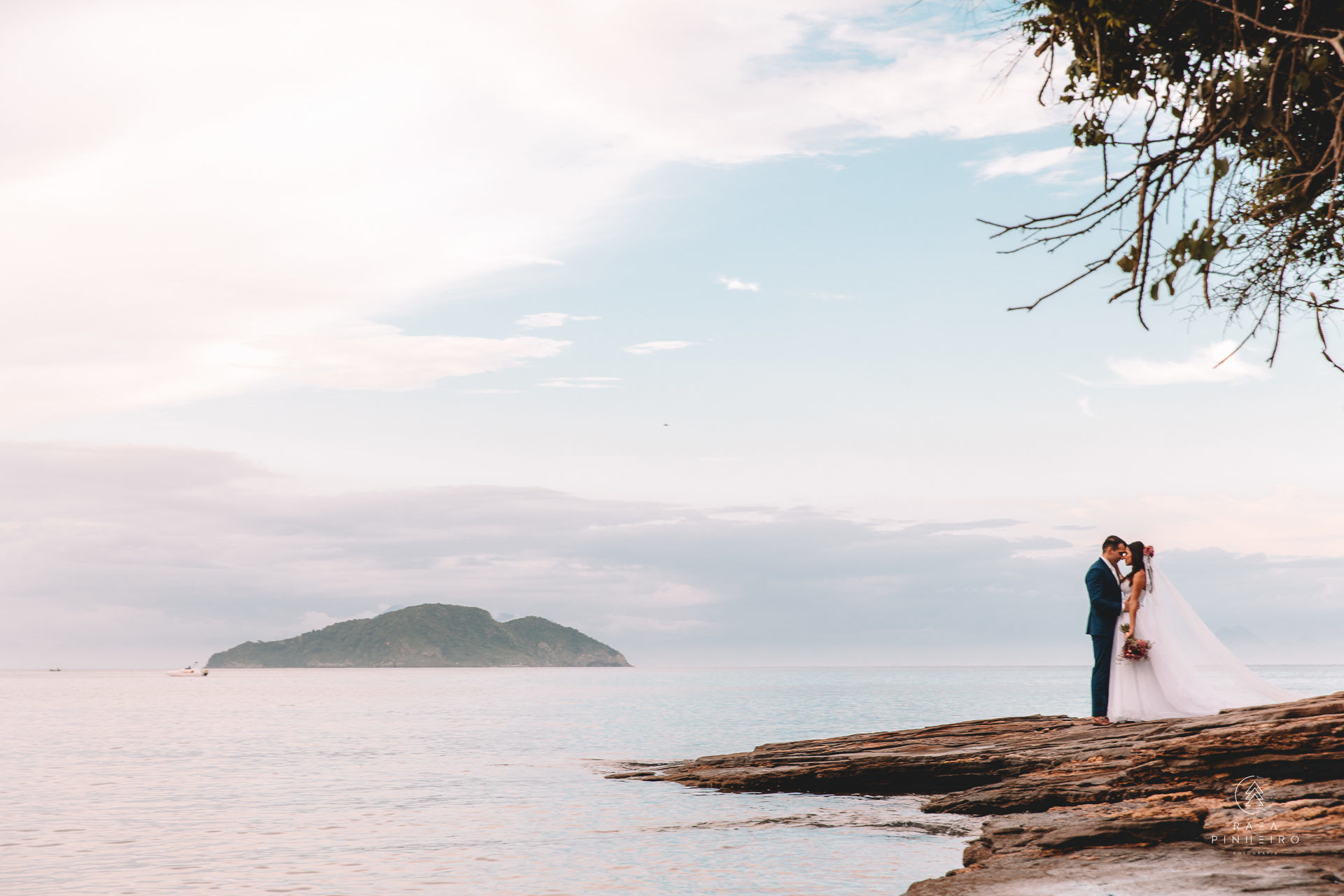 Fotógrafo de Casamento em Búzios: casamento ao ar livre nas praias