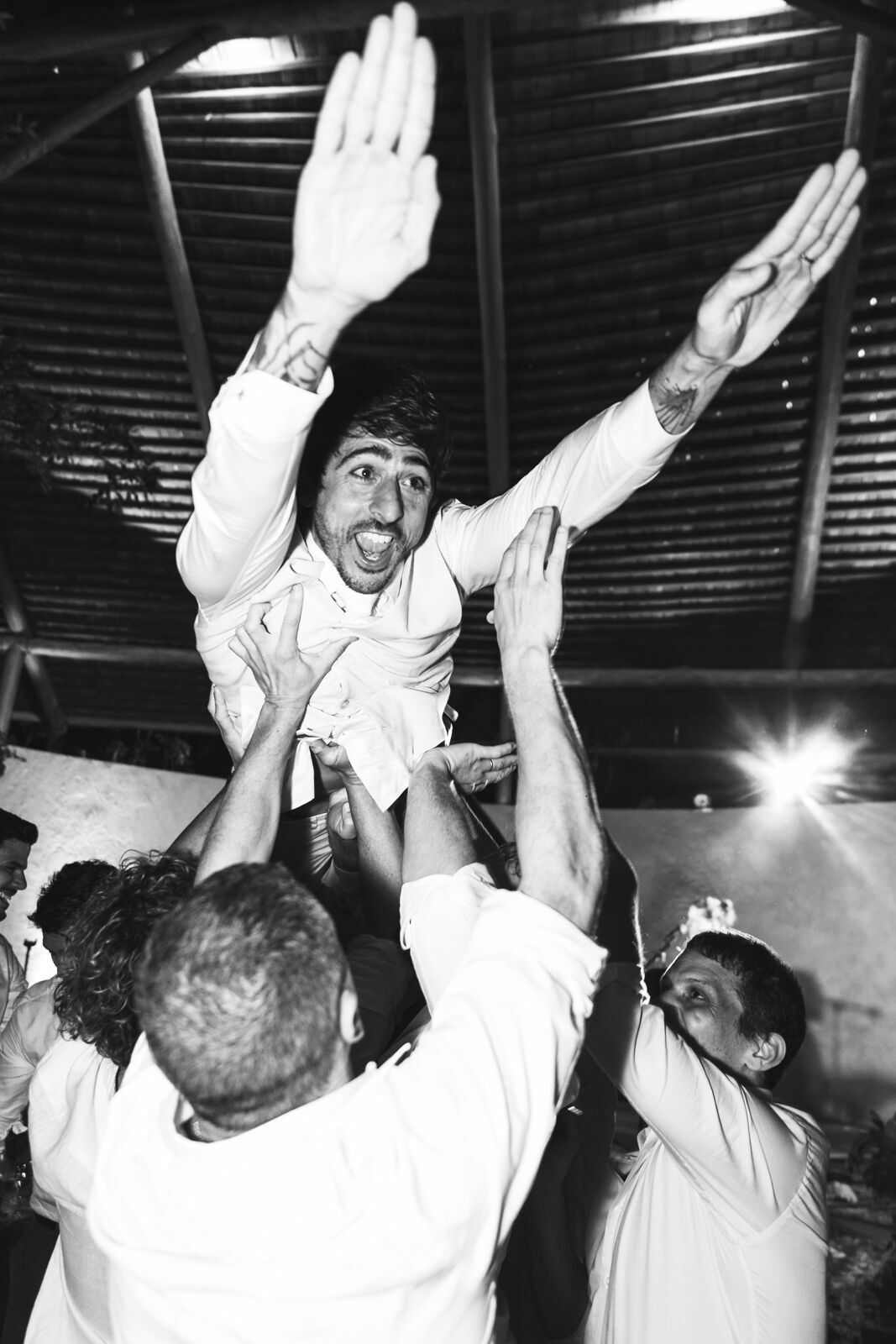 Foto Destination Wedding na Chapada dos Veadeiros: O Casamento de Felipe Palermo e Mariana Foto Destination Wedding na Chapada dos Veadeiros: O Casamento de Felipe Palermo e Mariana - Imagem 46